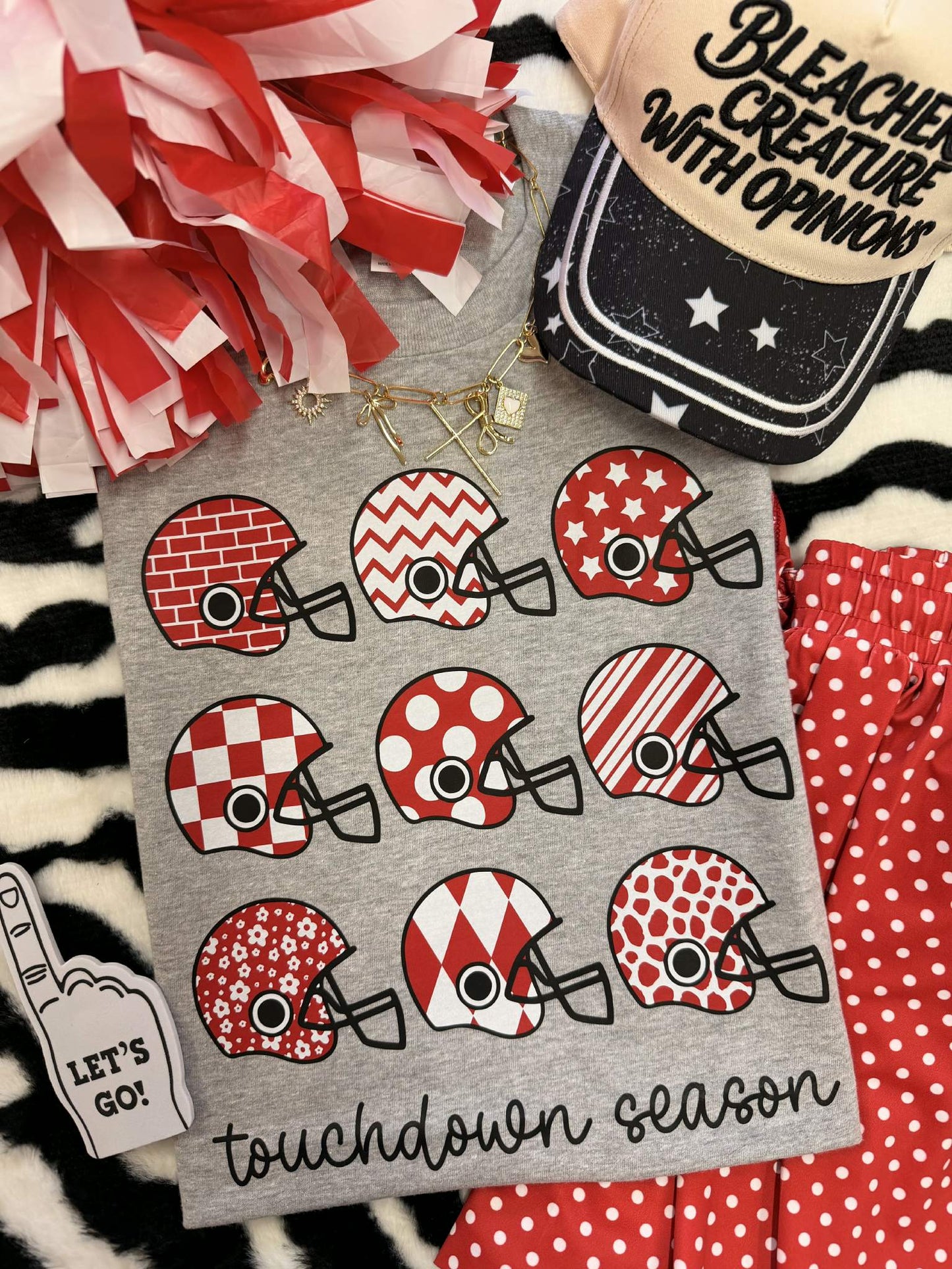 TOUCHDOWN SEASON RED HELMETS TEE