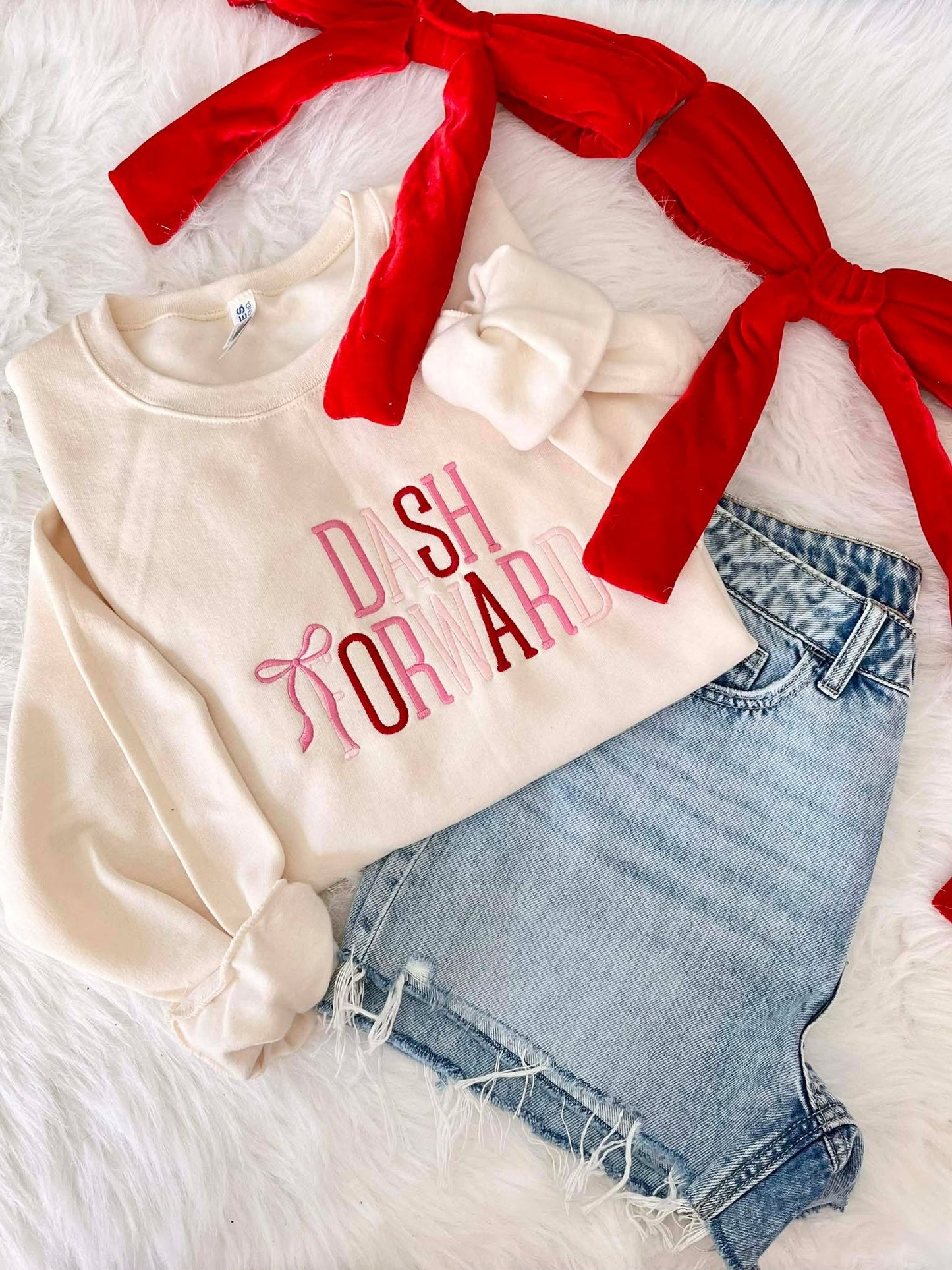 Boutique Valentines Day Bow Embroidered Sweatshirt