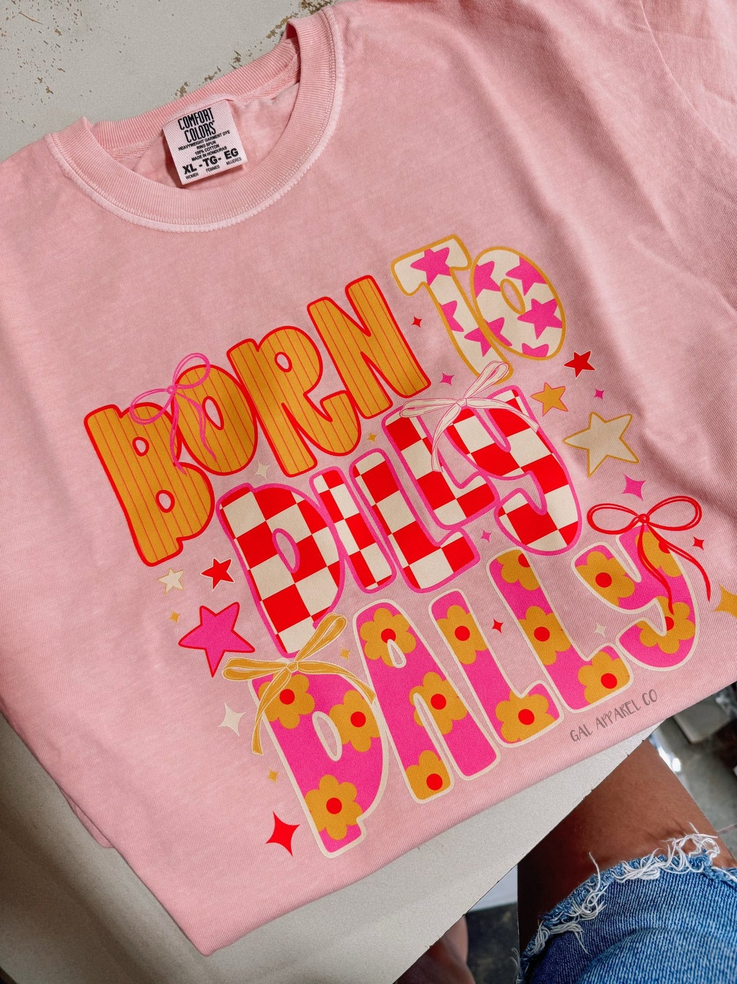 Born to Dilly Dally Graphic Tee – Pink Comfort Colors Retro Floral Shirt