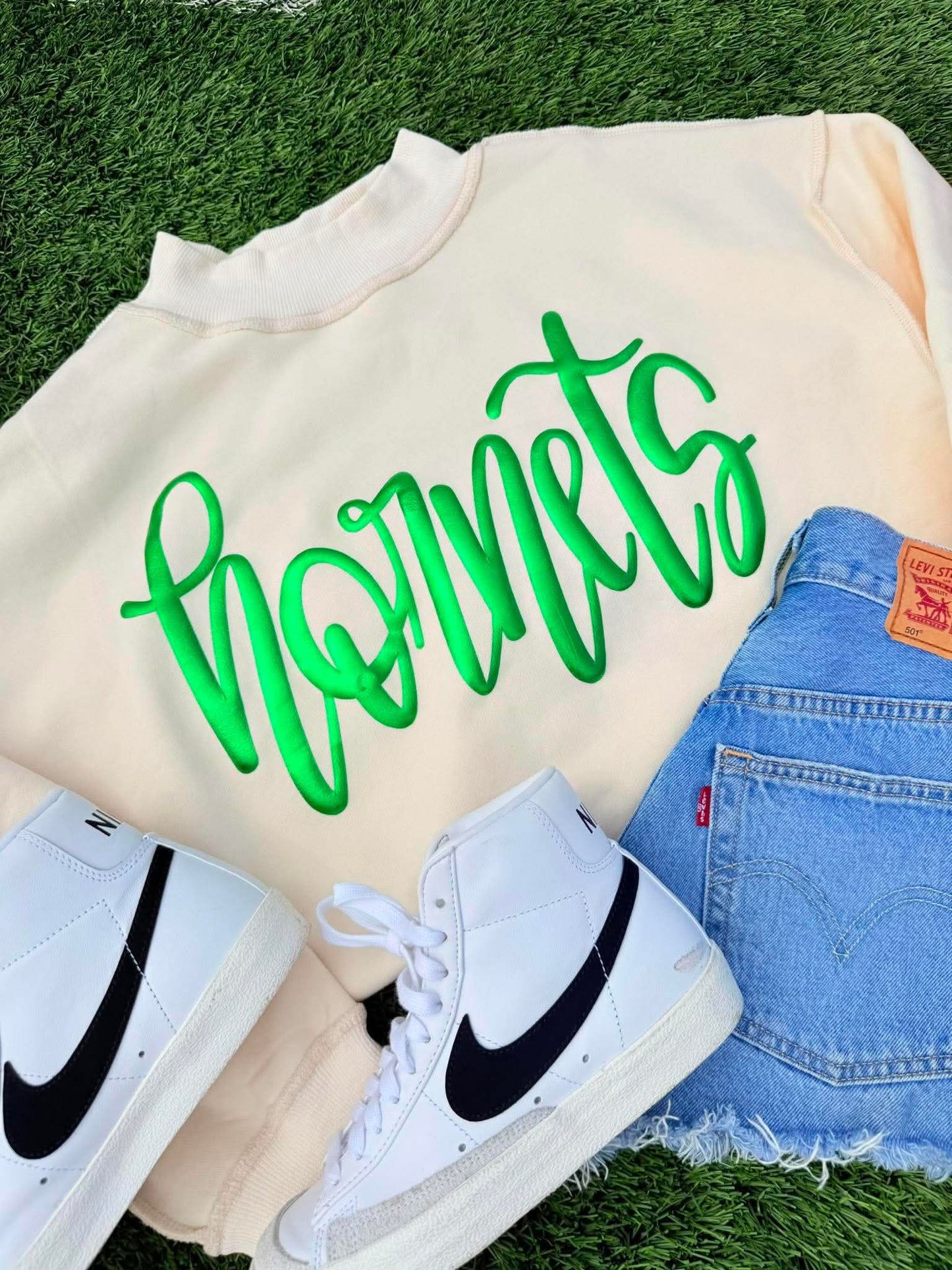 Fancy Cursive Font GAME136 Team Puff Graphic